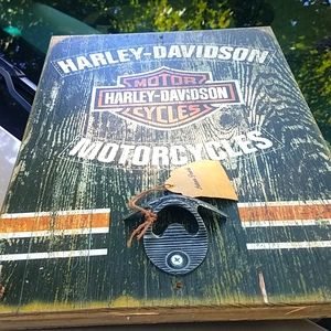 Harley-Davidson key holder and bottle opener tag still on